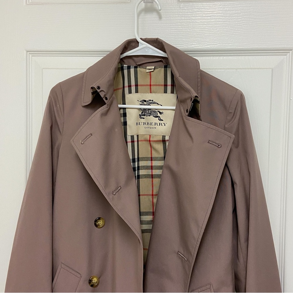 EUC Burberry Mauve Trench Coat Size US 6